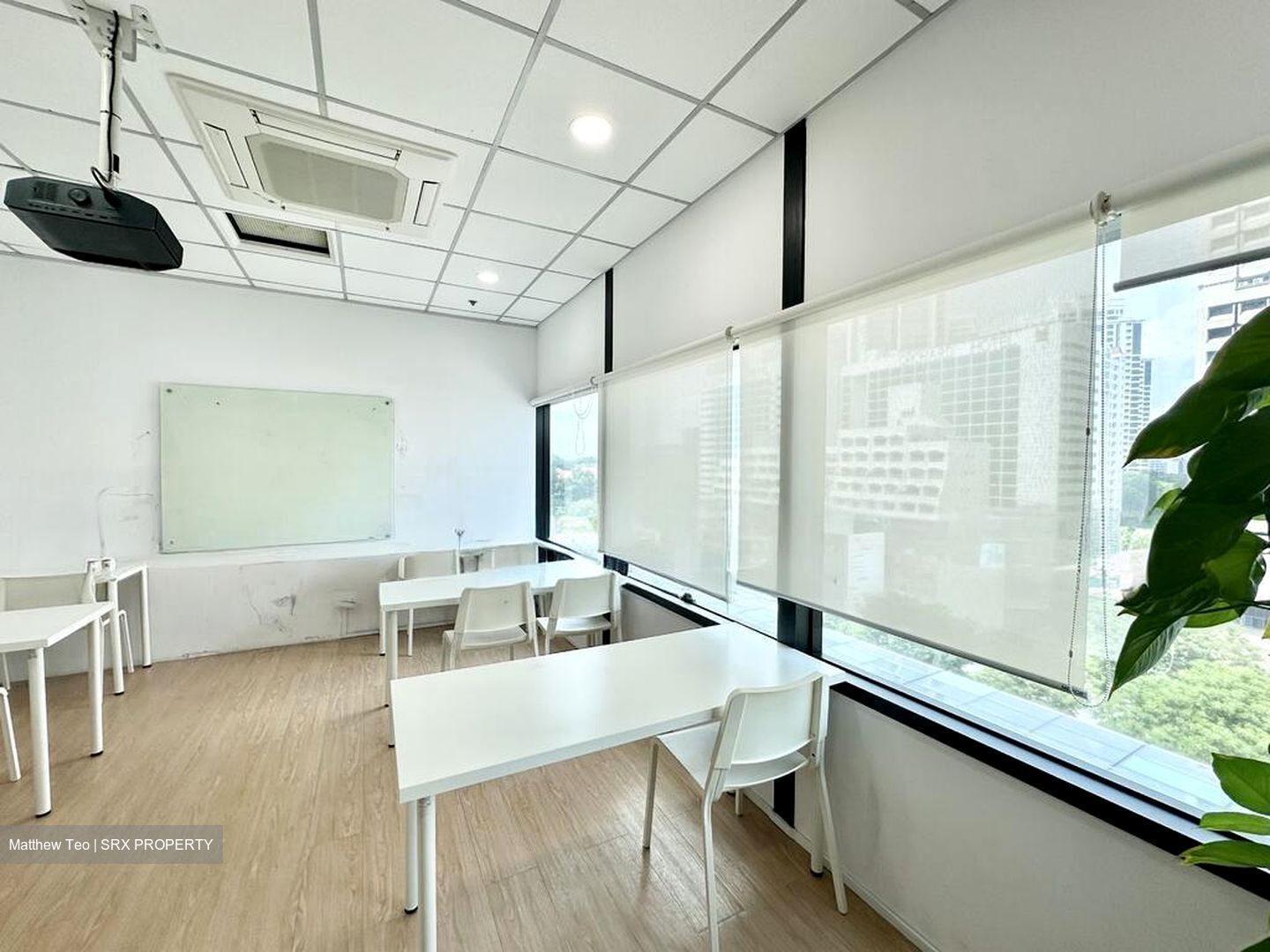 Forum The Shopping Mall (D9), Office #497624561